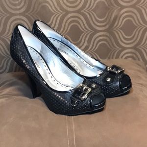 Gianni Bini Pumps, Black